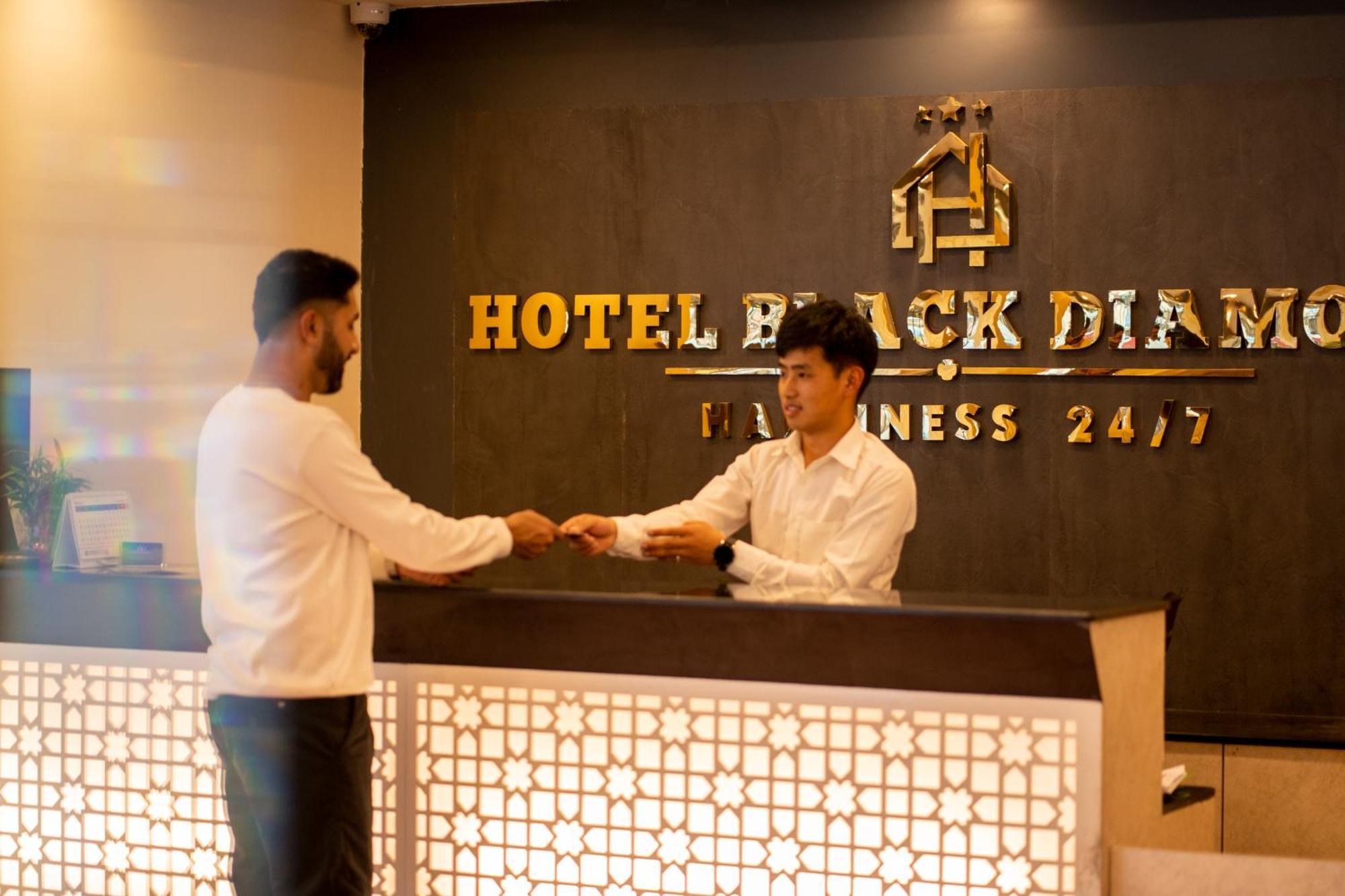 Hotel Black Diamond - Transit Point Inside Hotel Katmandu Kültér fotó